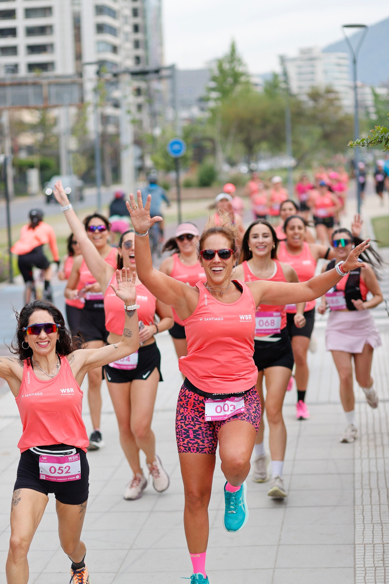 Grupo de corredoras WSR corriendo juntas